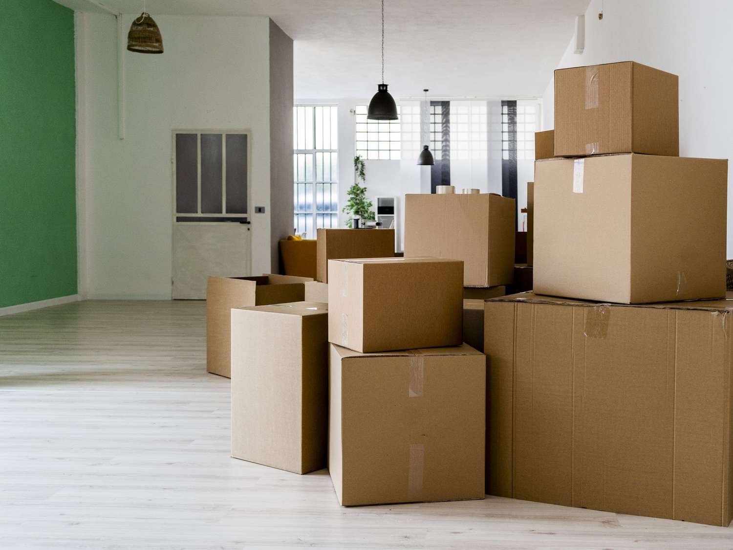 Moving Hacks to Make Your Move Faster, Easier and Less Stressful header image.