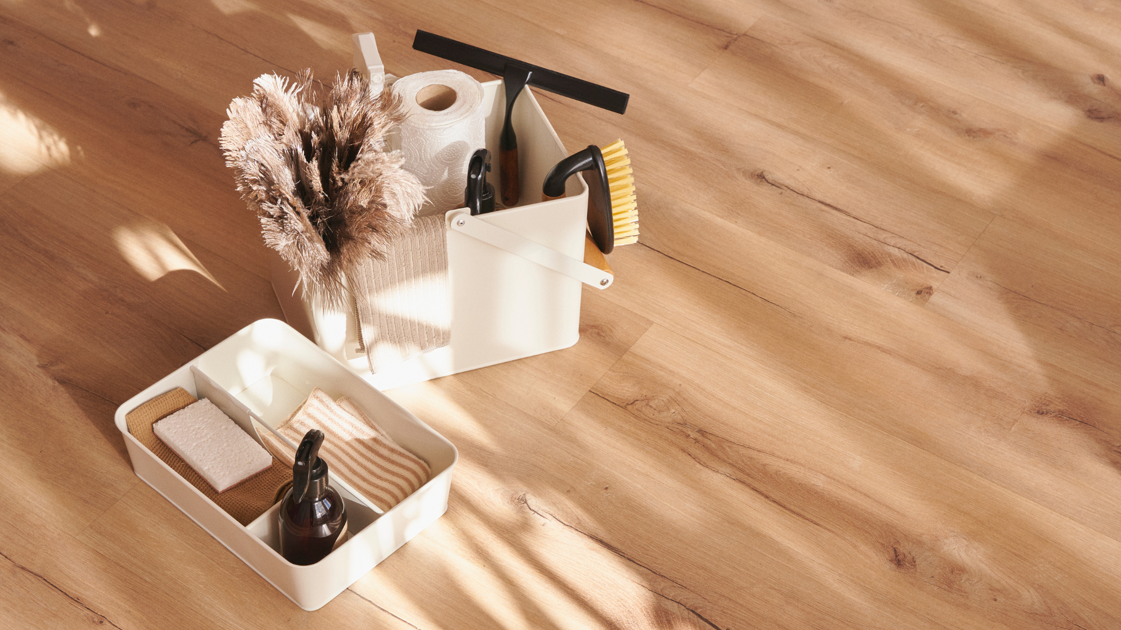 How to Start Decluttering Your Life this Spring header image.