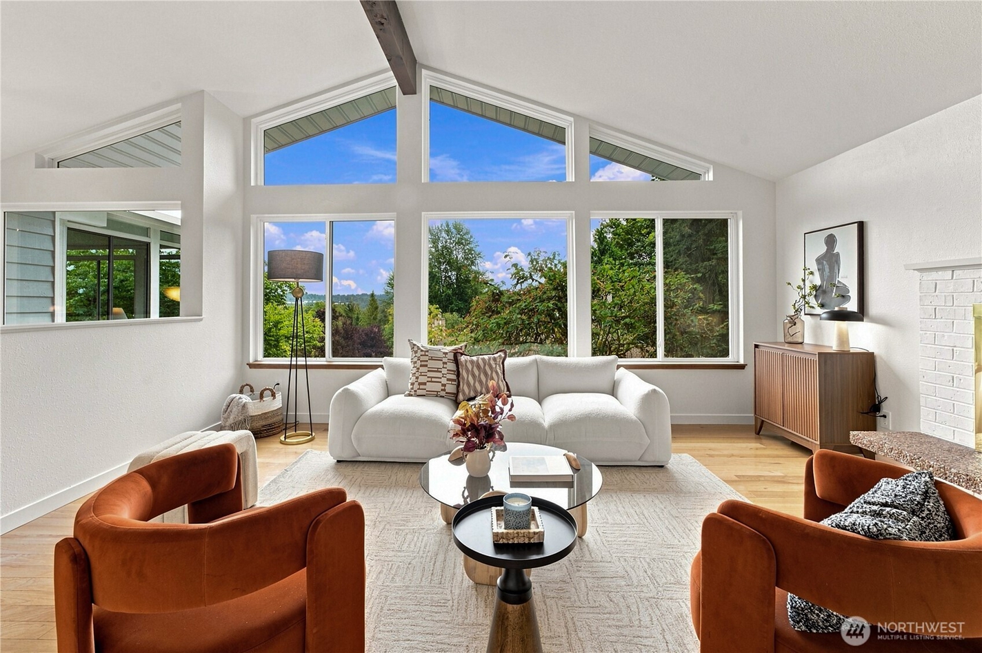 Bright living room in a Western Washington home, representing the experienced buyer representation and negotiation guidance Heather Redal and Redal Homes provide throughout the home buying process.