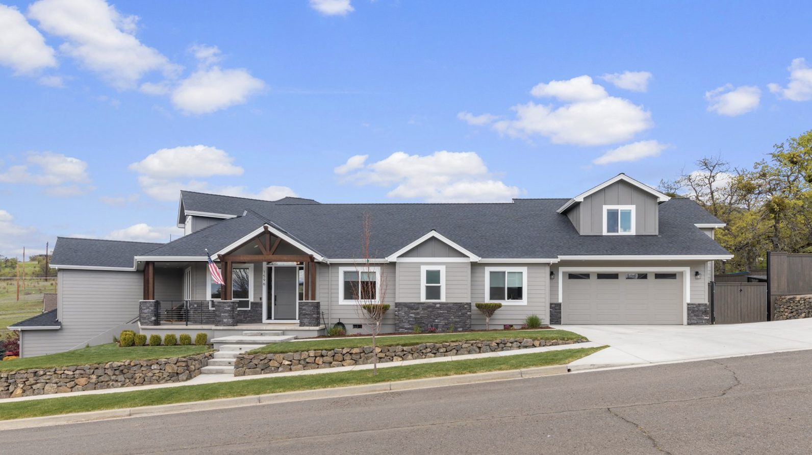 June 2022 Snapshot - Bend/Redmond header image.