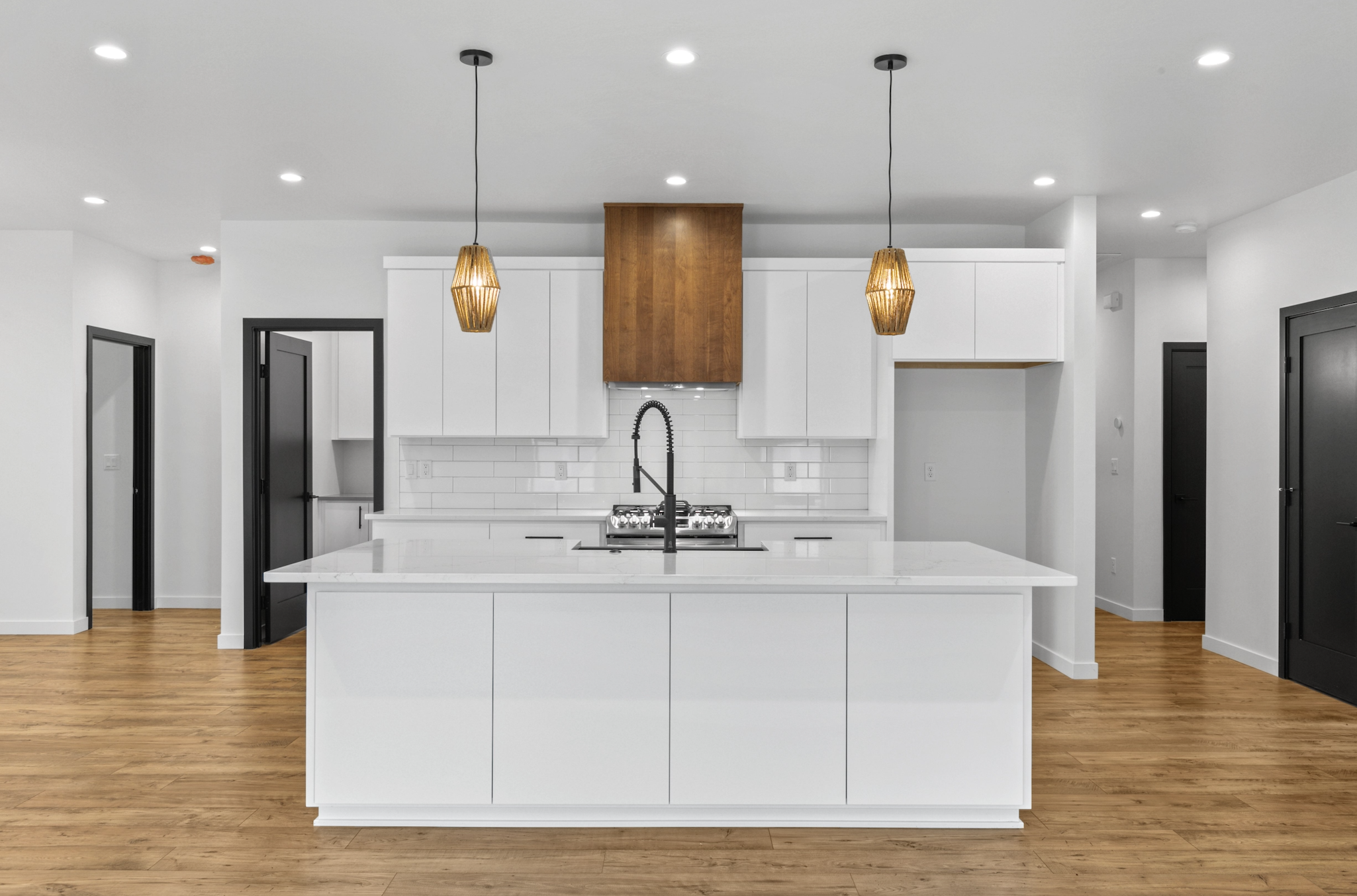 April 2022 Snapshot - Bend/Redmond header image.