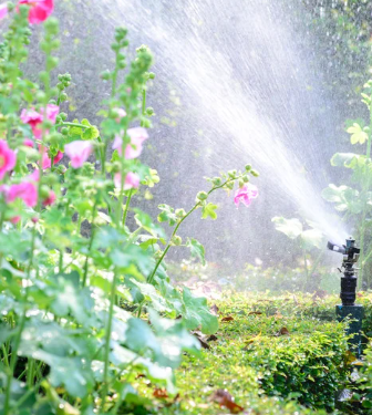 Buying a House with a Sprinkler System: How to Care for Your Sprinkler System in a New Home: A Homeowner’s Guide header image.