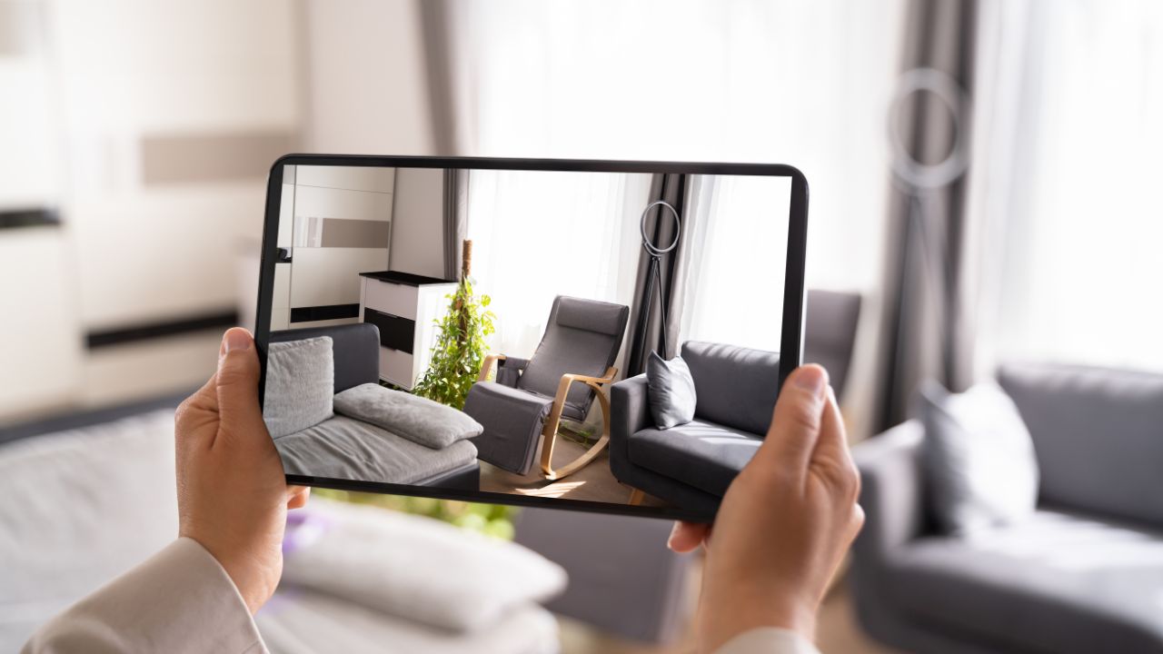 Ignite Buyer Interest Early: Introduce Your Home With Our Cutting-Edge Virtual Tour header image.