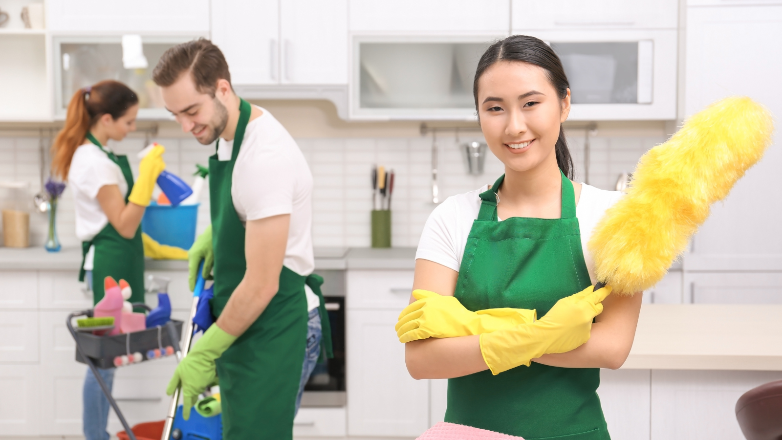 Seller Tip: Consider Hiring Professional Cleaners header image.