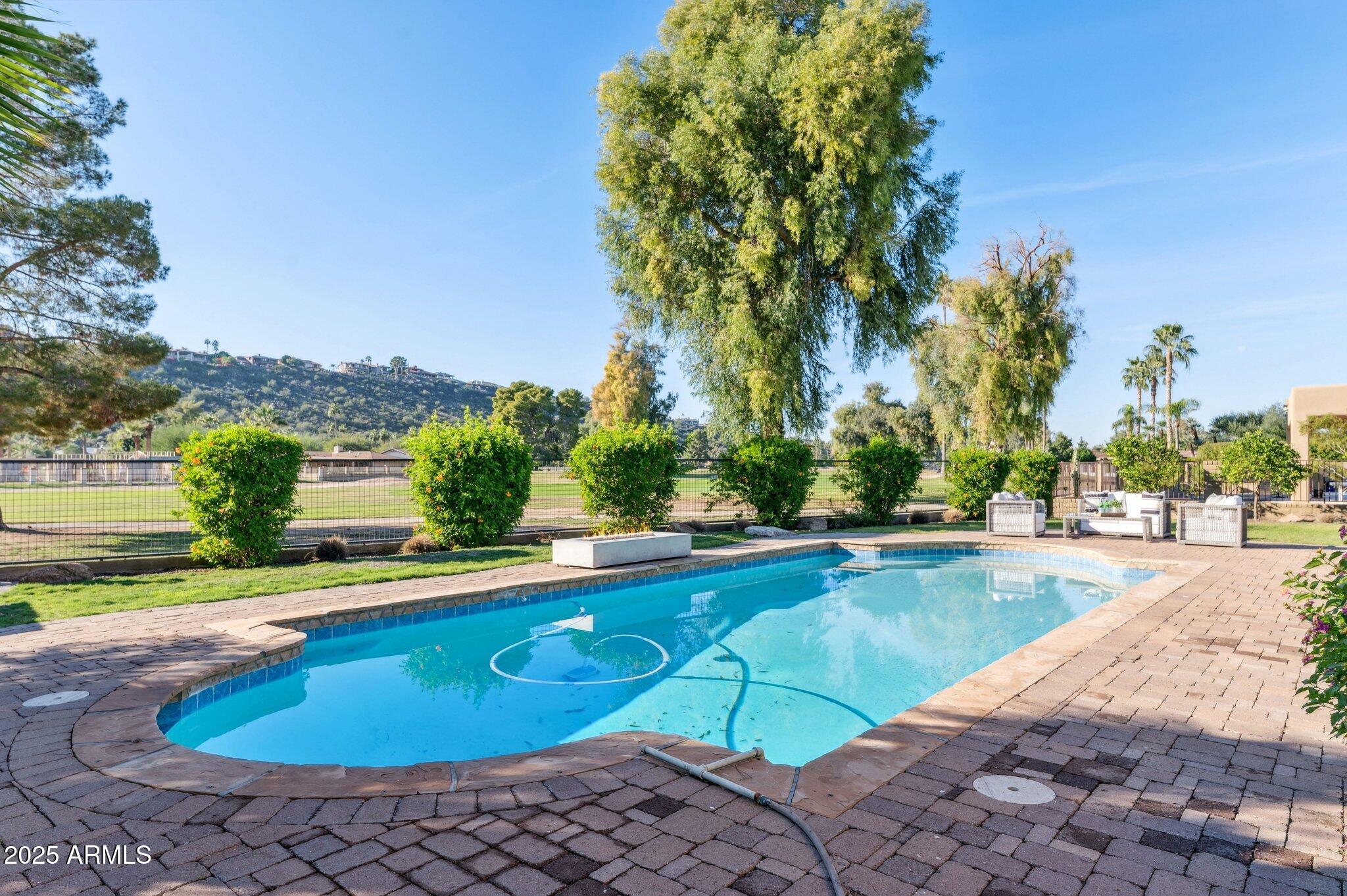 702 W Moon Valley Dr, Phoenix, AZ 85023 - Pool