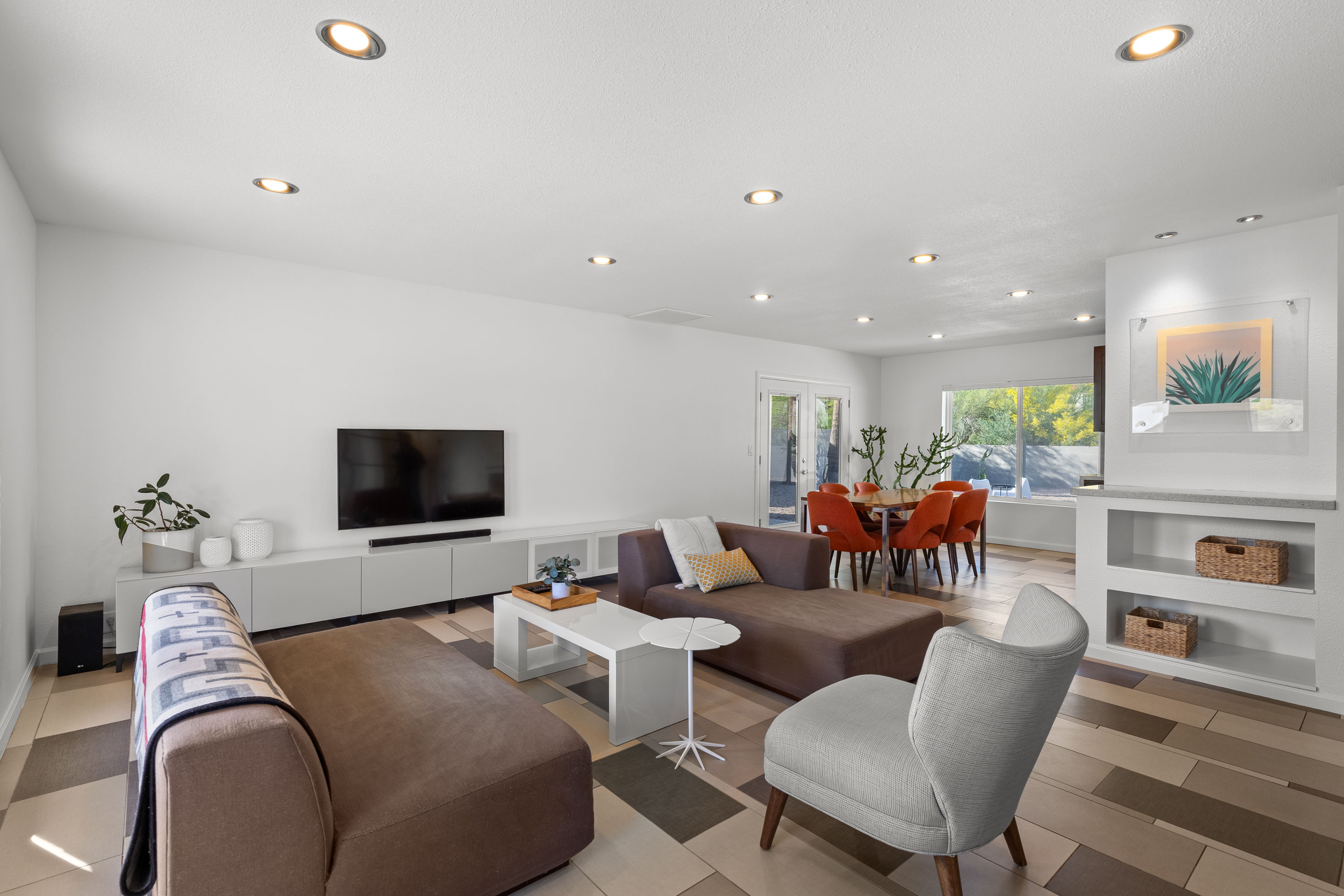 Bryant Luxury Group sells Moon Valley home for $10K over list price header image.
