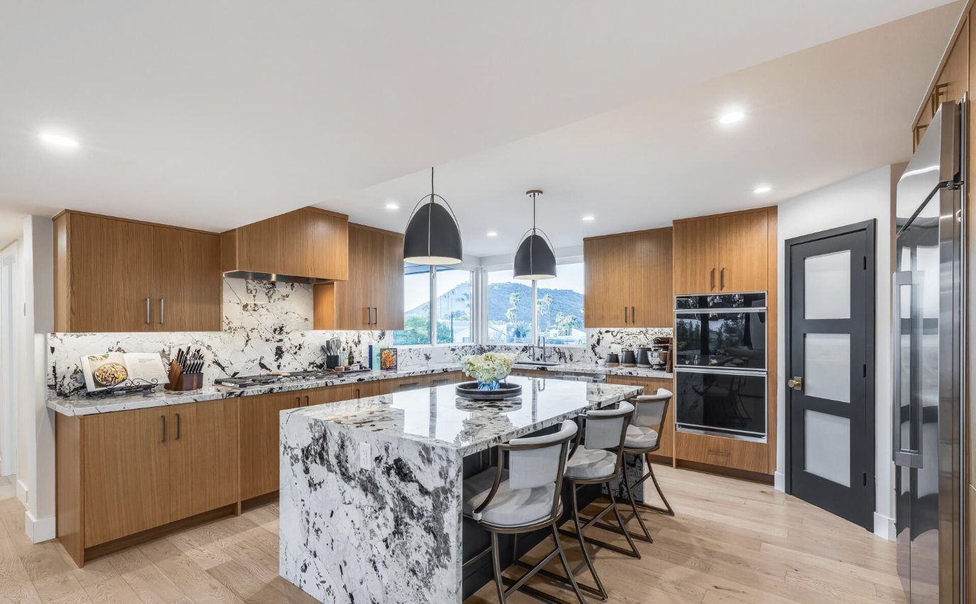 707 W SURREY AVE, Phoenix, AZ 85029