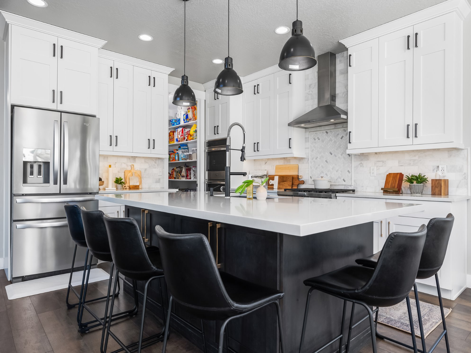 Alternatives to Granite Countertops header image.