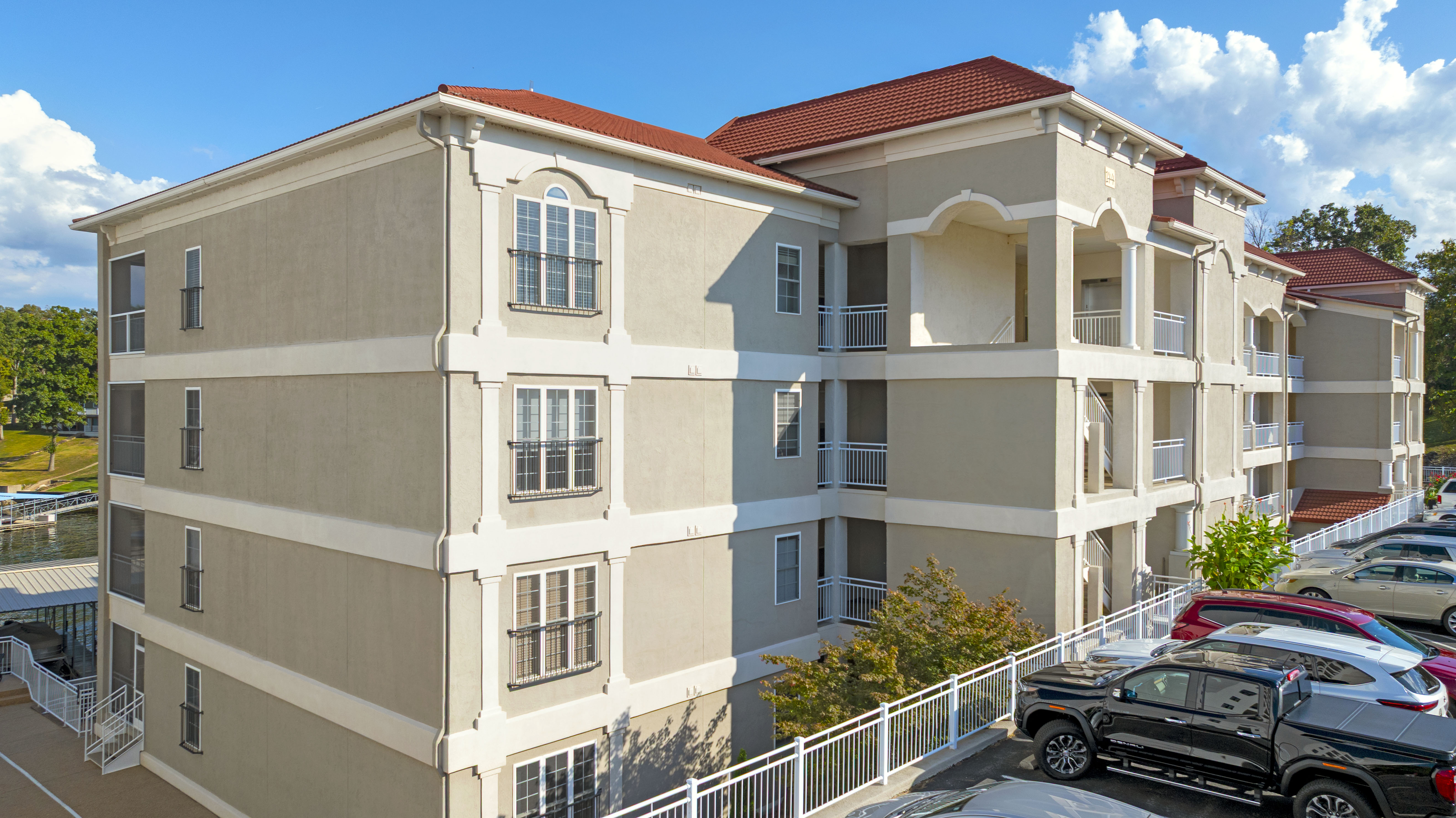 Majestic Pointe Condominium