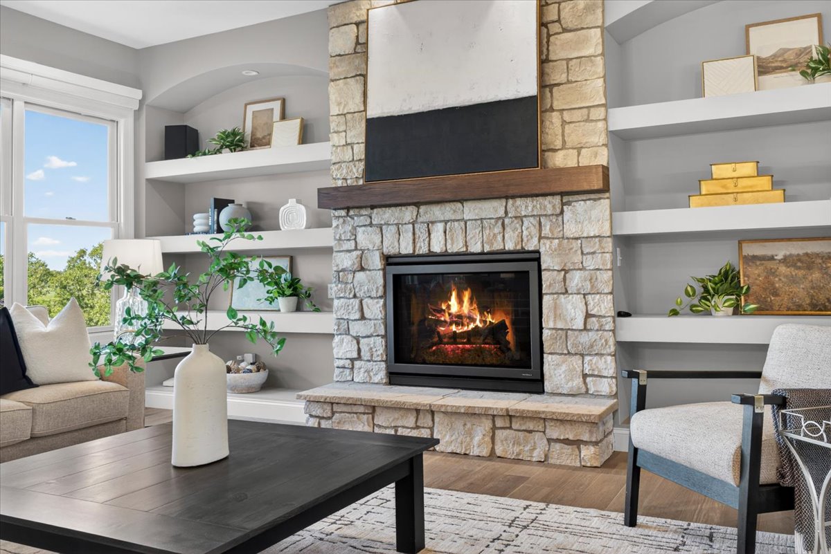 Why Some Homes Sell Instantly While Others Sit header image.