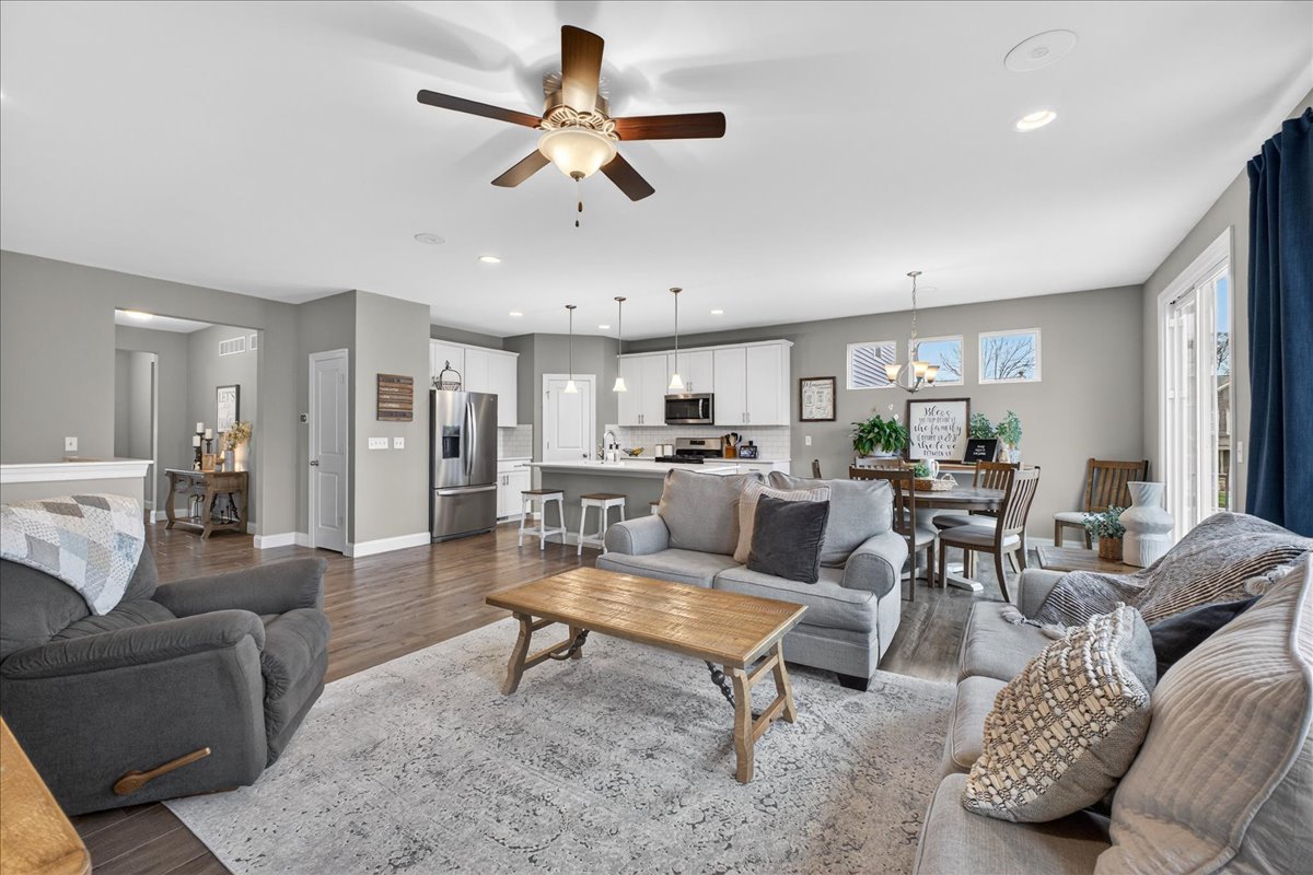 Welcome Home to Easy Living: 4014 Riverdell Drive header image.