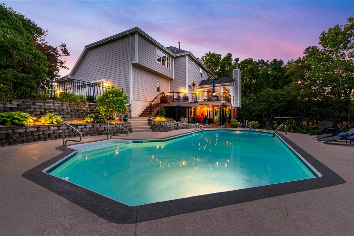 Where Every Season Feels Like a Staycation: 1308 Wellington View Place header image.