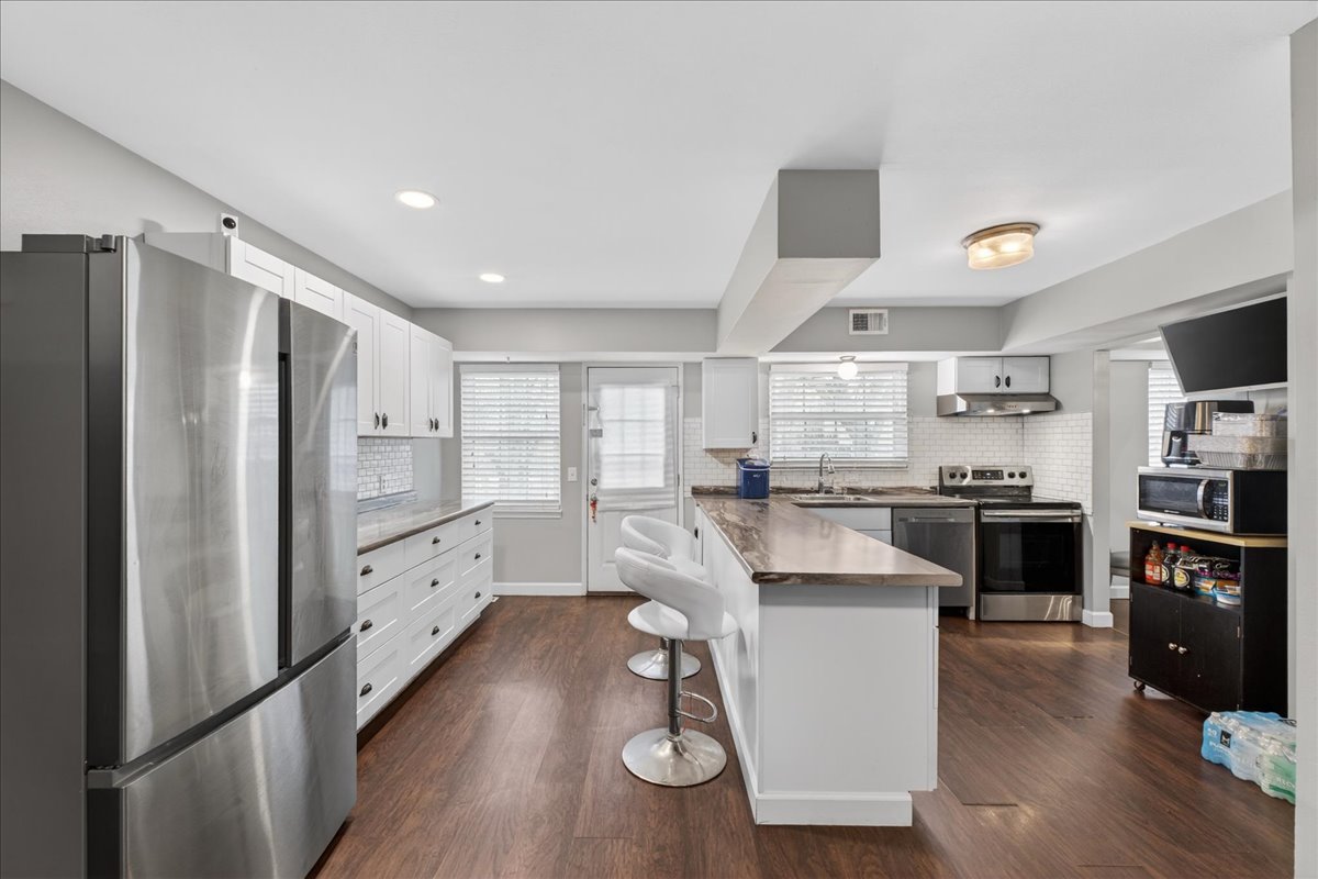 5 Cantinas Near 13222 Cantina Drive header image.