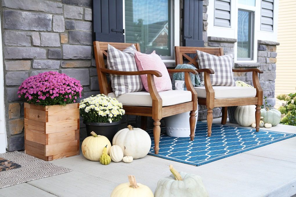 10 Ways to Freshen Up Your Front Porch for Fall header image.
