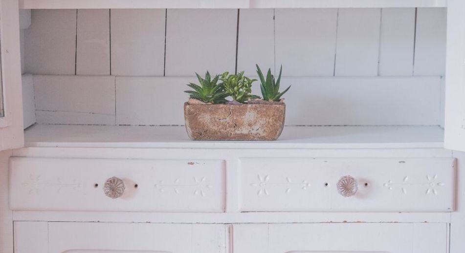 7 Cool Ways to Repurpose Old Furniture header image.