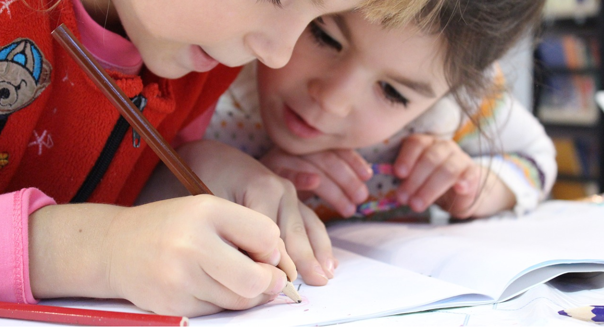 Choosing a Neighbourhood School: 5 Essential Factors to Consider header image.