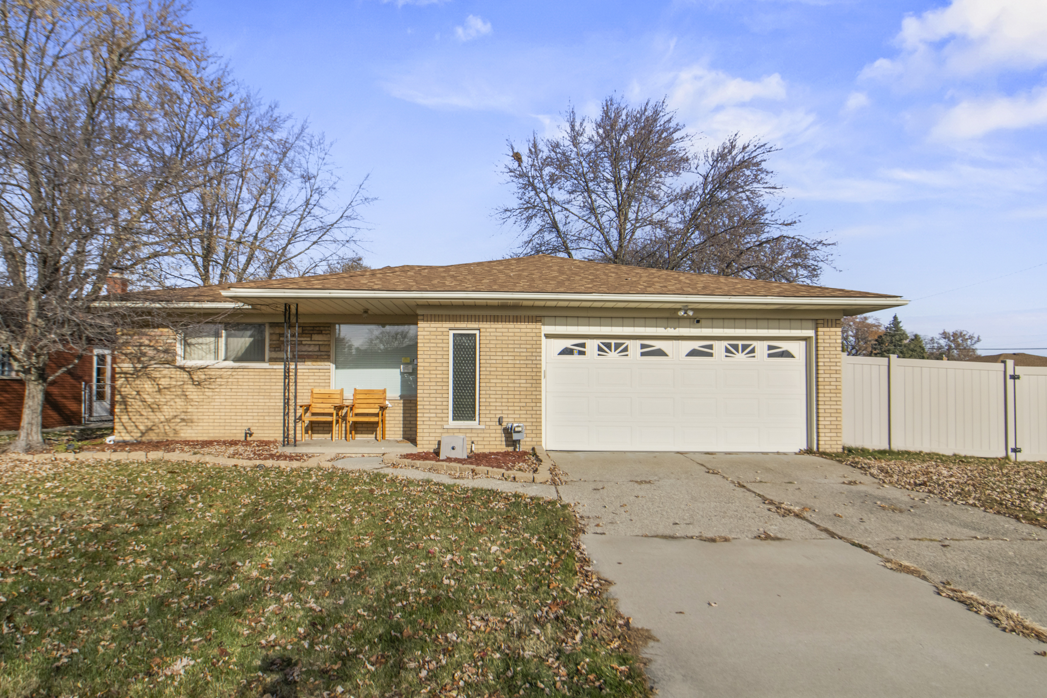 13143 Geoffry Dr, Warren, MI 48088 header image.