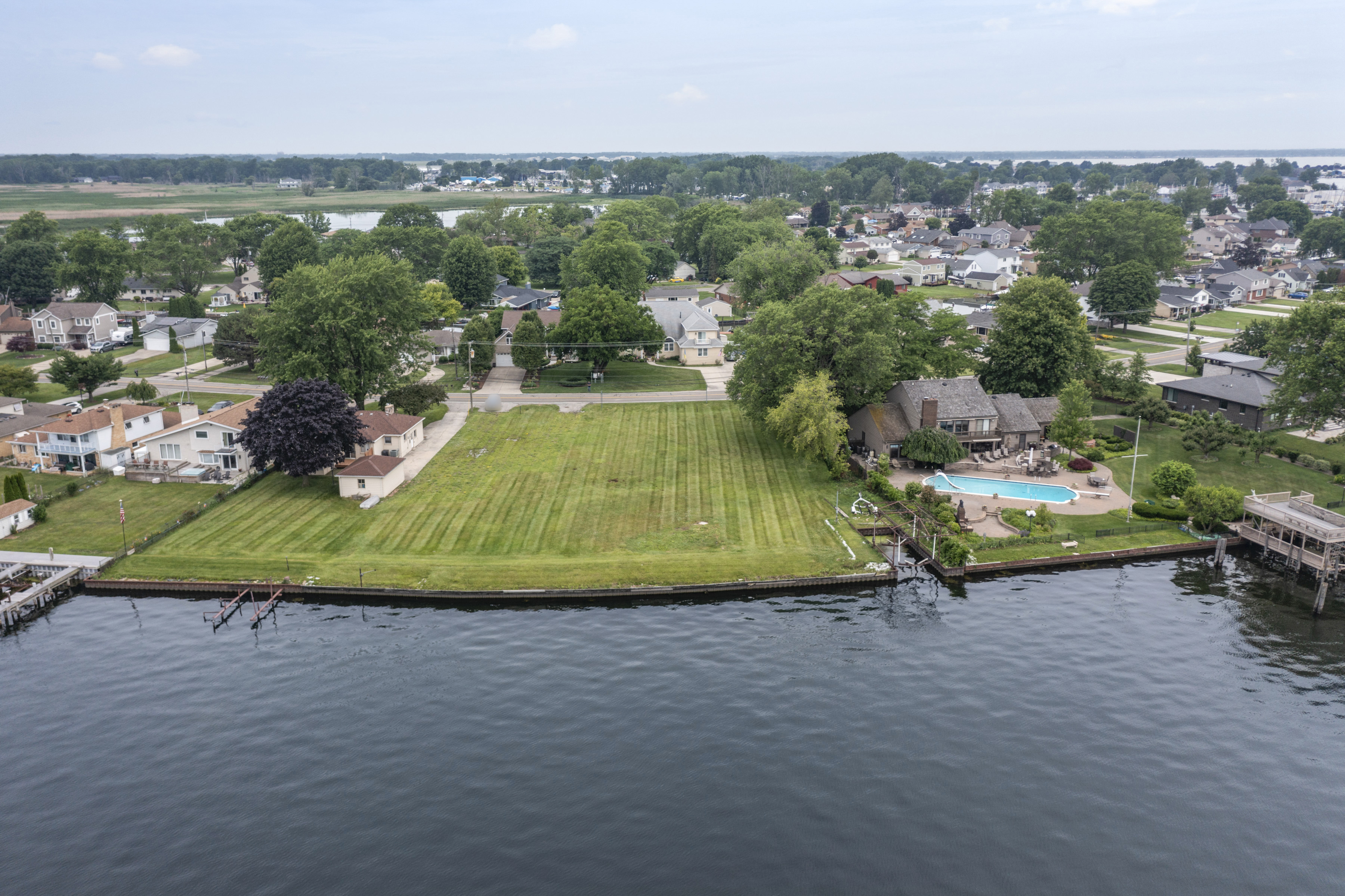 39196 Lakeshore Dr, Harrison Twp, MI 48045 header image.