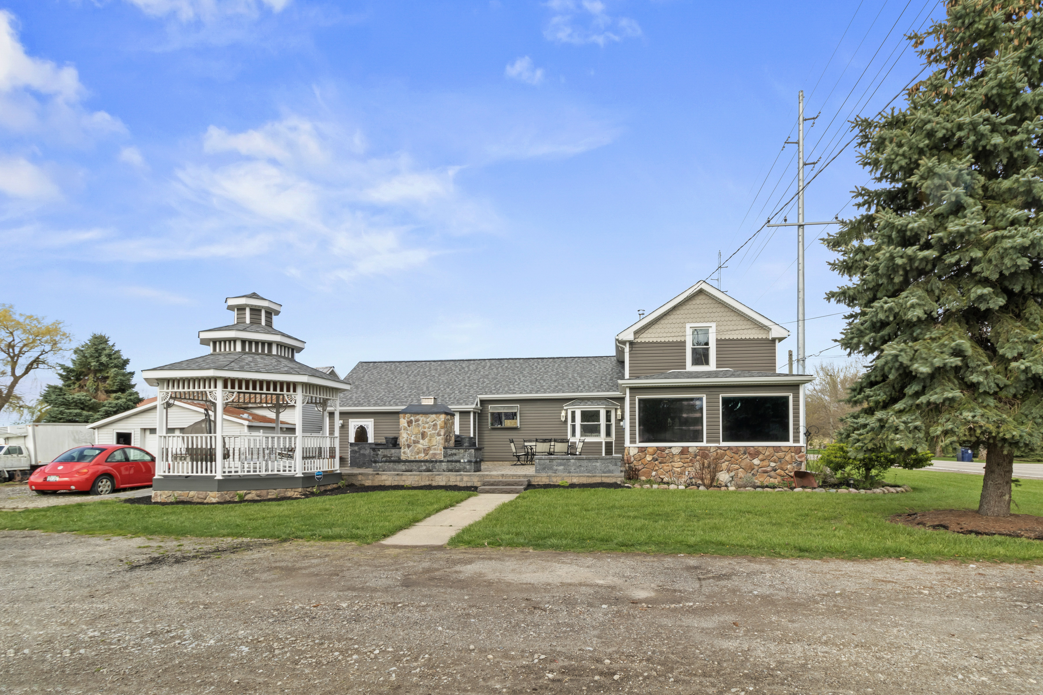 33922 Armada Ridge Rd, Richmond, MI 48062 header image.