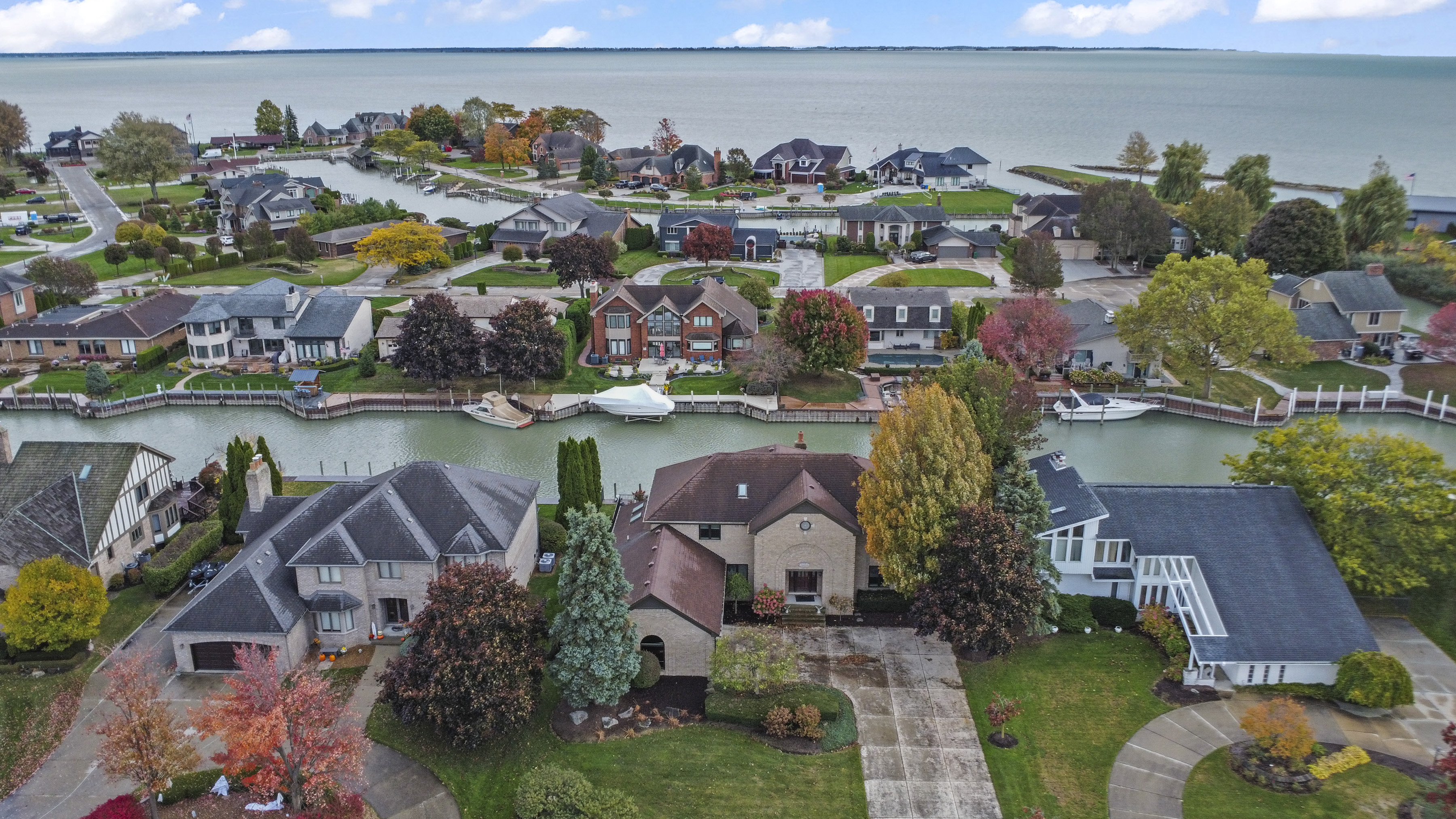 49540 Nautical Dr, Chesterfield, MI 48047 header image.