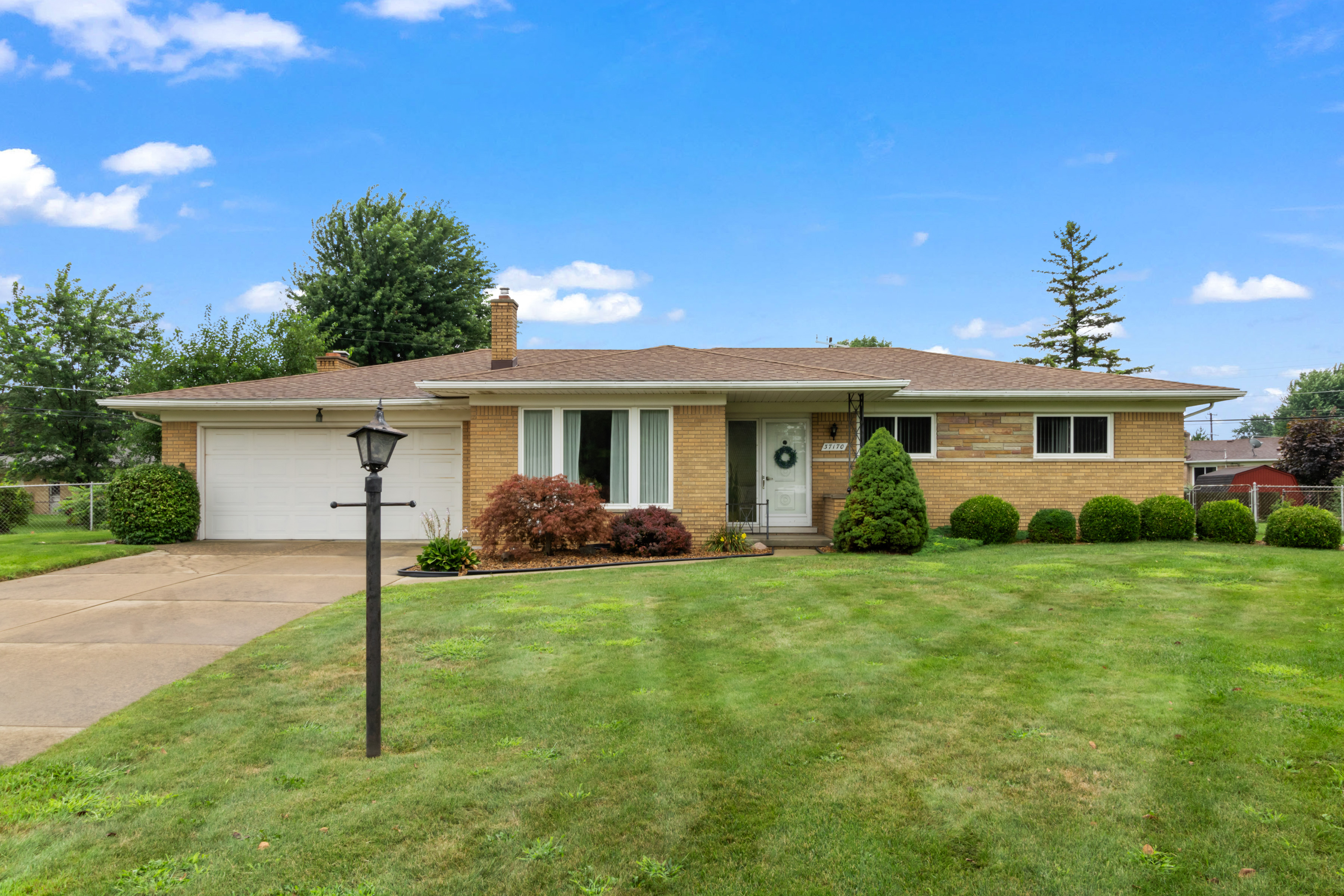 37170 Marion Dr, Sterling Heights, MI 48312 header image.