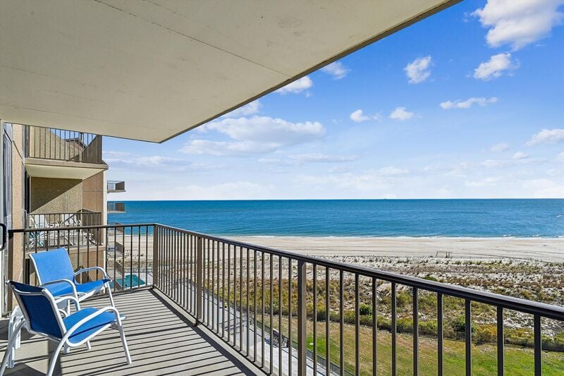 The Value of a Front Porch in Coastal Delaware Homes header image.