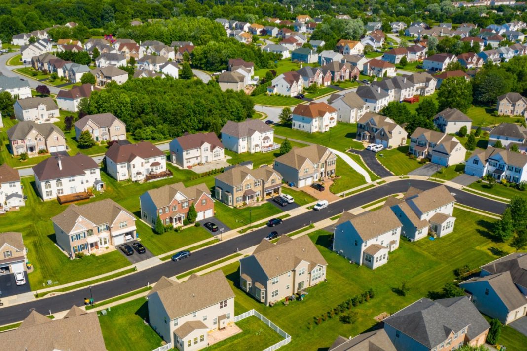 What to Look for When Comparing Neighborhoods in Coastal Delaware header image.