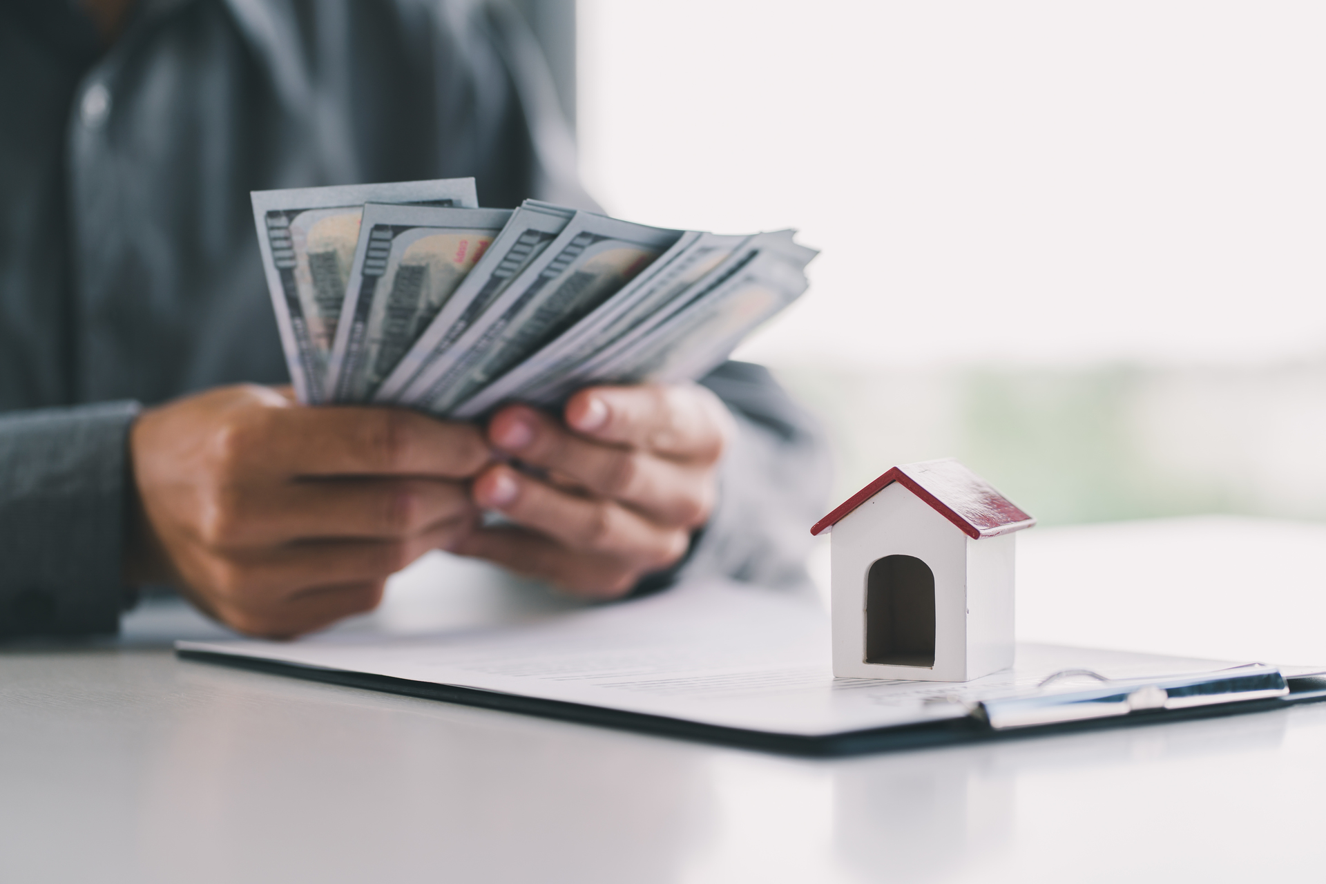 How To Make Money by Investing in Real Estate header image.