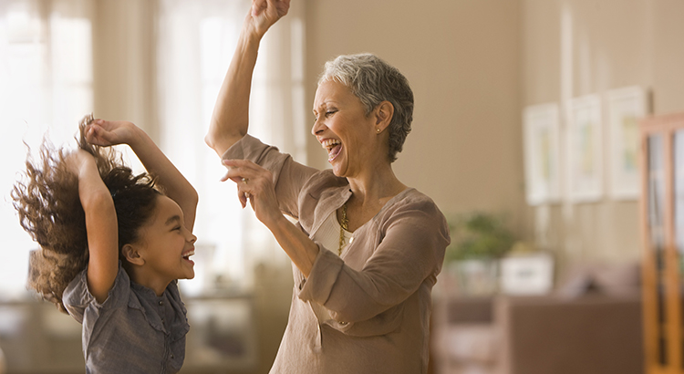 5 Reasons to Consider Living in a Multigenerational Home header image.