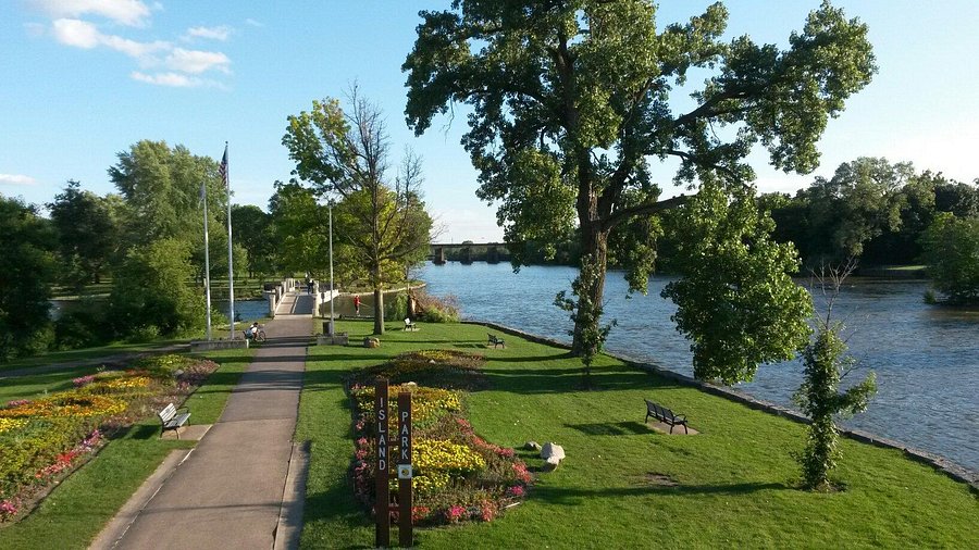 Geneva, IL: Homes For Sale 