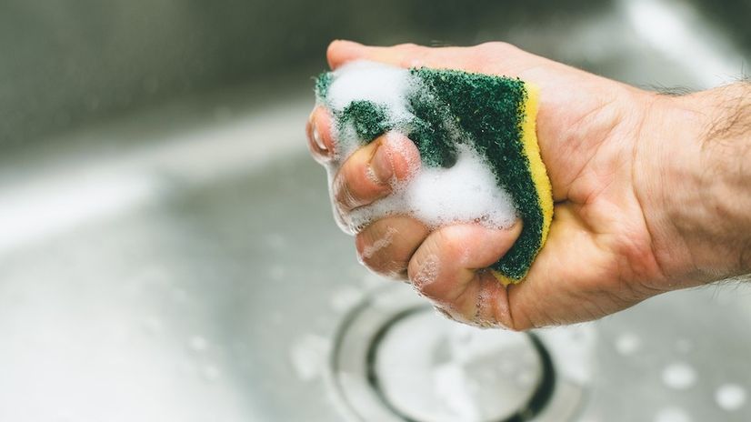 Here’s How Often You Should Replace Commonly Used Kitchen Items header image.