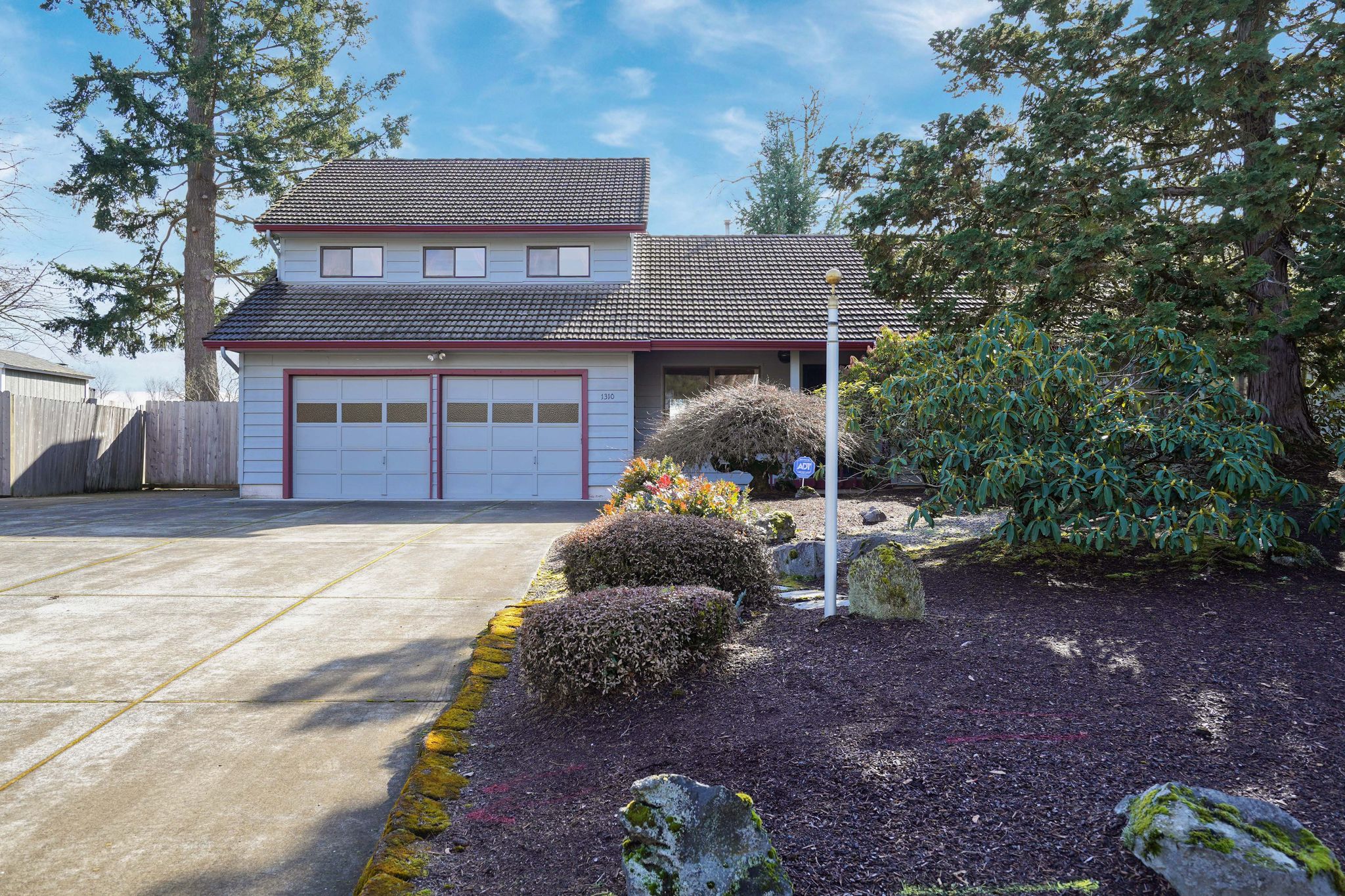 Your Little Corner of Heaven on the Willamette River! header image.