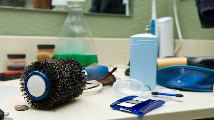 Raise the Bar in Your Bathroom: 6 Things It's Well Past Time to Declutter header image.