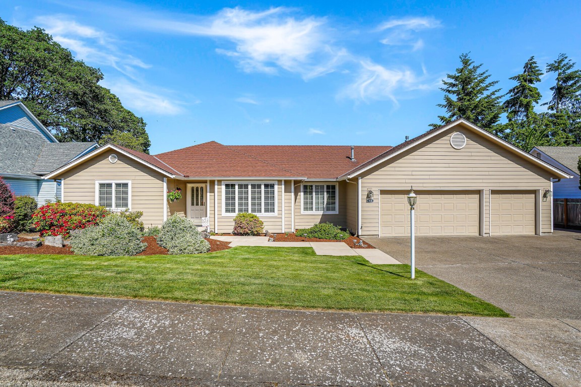 Stunning Single-Level Home in Popular Salem OR Neighborhood! header image.