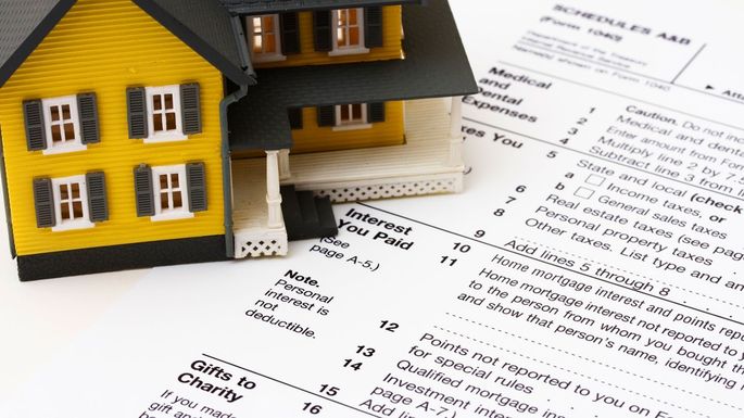 Don't Panic! 3 Money-Saving, Last-Minute Tax Tips for Homeowners header image.