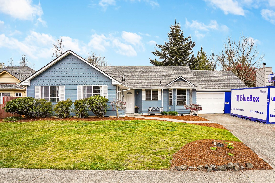 Beautiful Sanctuary in Oakwood Estates in Salem OR! header image.