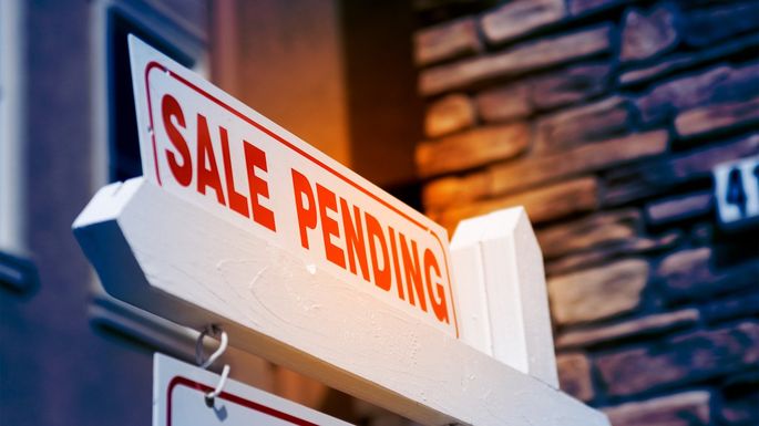 'Sale Pending' Explained: How Long Will It Take Before You Can Finally Get the Keys? header image.