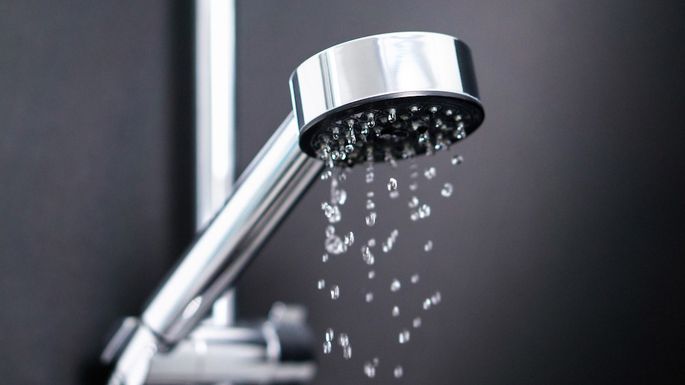 Does a Tankless Water Heater Save on Water Usage? Pros and Cons for Homeowners header image.