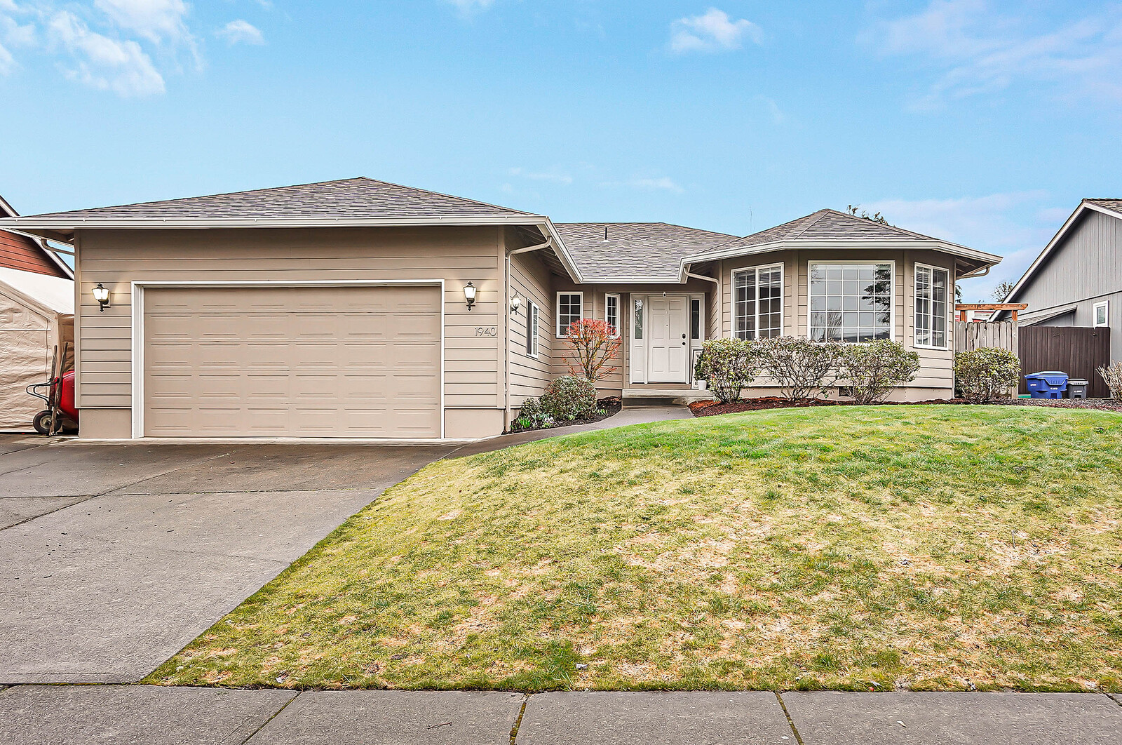 Beautifully Updated Salem OR Home header image.