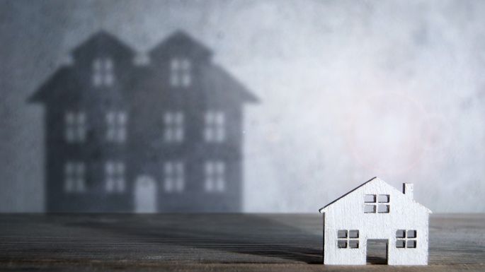 Avoid These 6 Mistakes When Upsizing to a New Home header image.