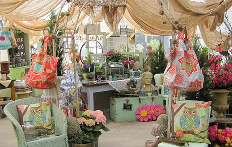 Exploring Salem Oregon: Furbish Outdoor Market header image.