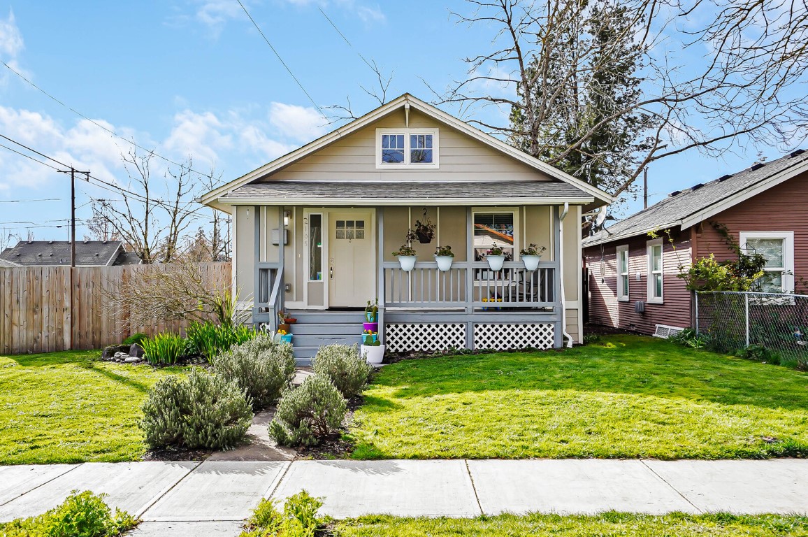 Remodeled Salem OR Home Loaded with Desirable Features! header image.