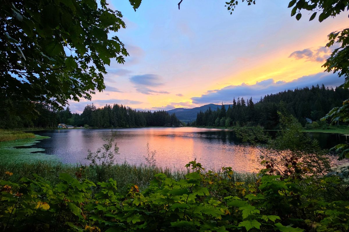 Watch the Sunrise from Lake Louise Walking Trail in Sudden Valley