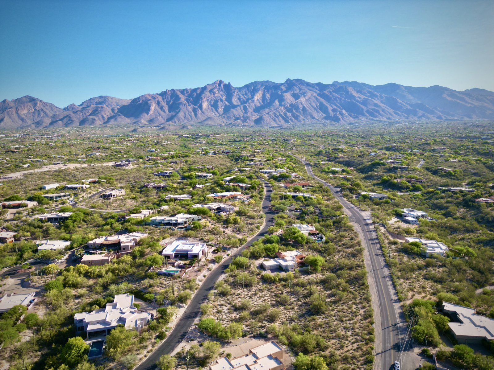 Is the Housing Market Going To Crash? Here’s What Experts Say header image.