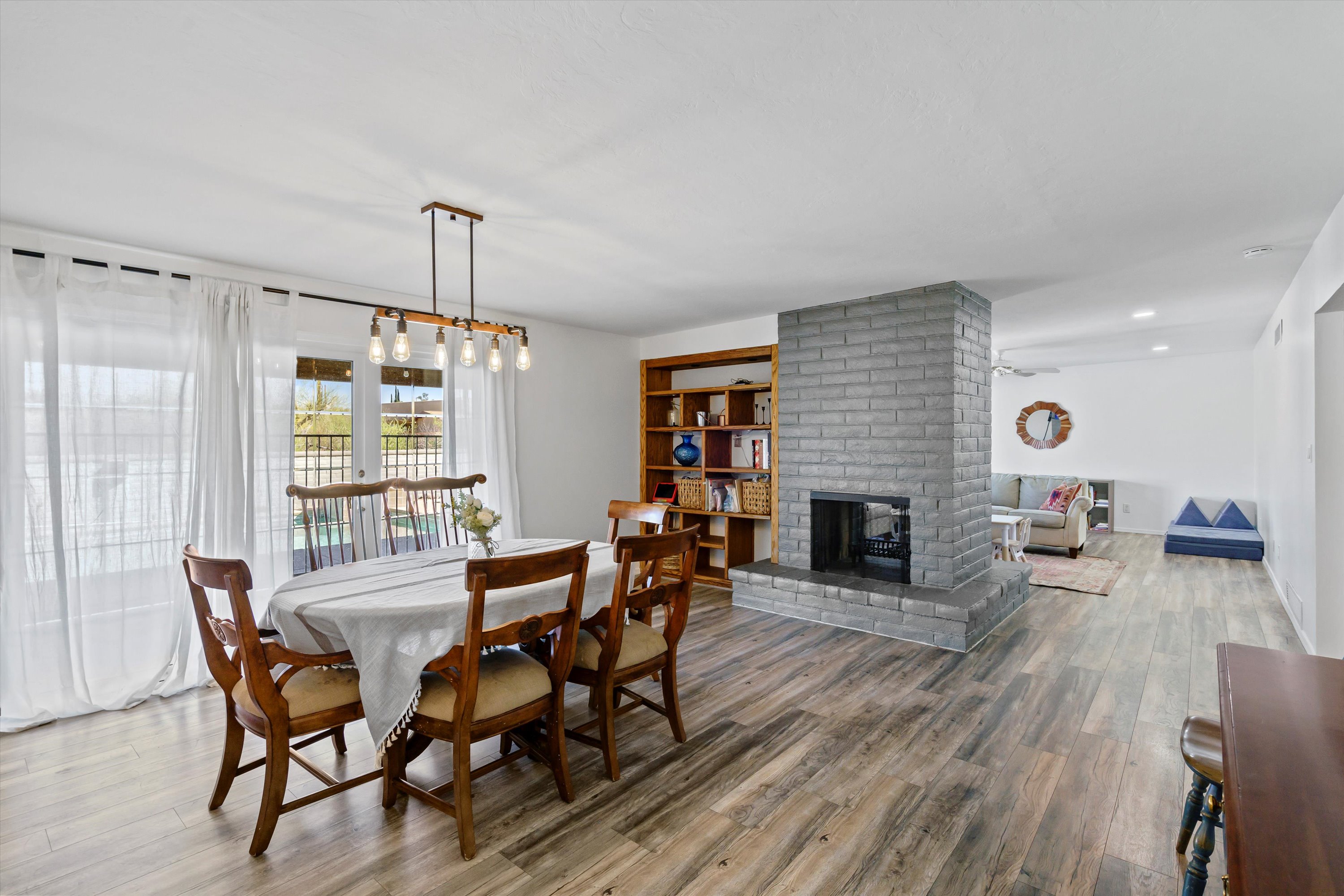 Thinking about an Adjustable-Rate Mortgage? Read This First. header image.