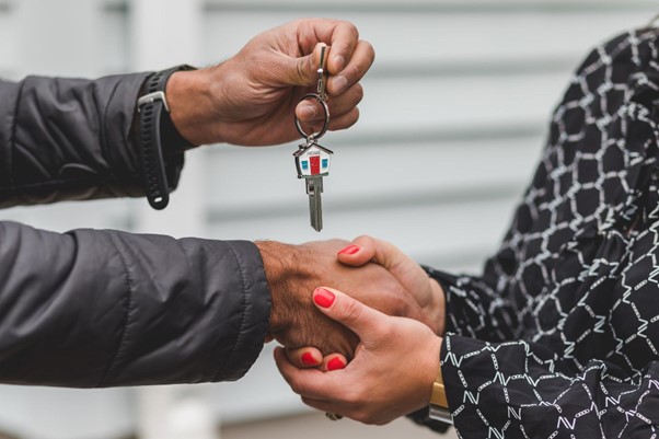 Maximizing Your ROI: A Beginner's Guide to BRRRR Real Estate Investing header image.