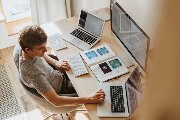 Taking the Leap: How to Seamlessly Start a Business and Move to a New Home header image.