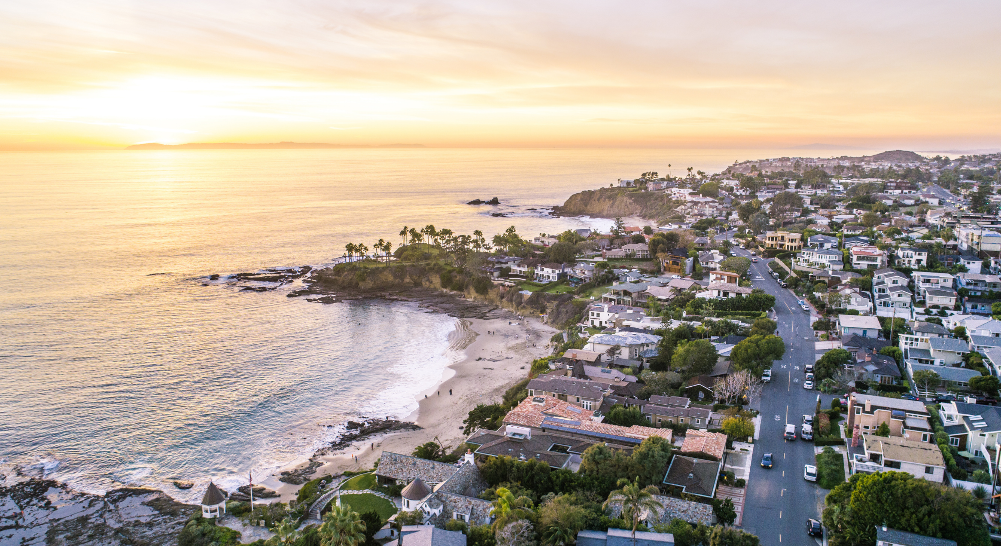 How to Sell a Luxury Home in Laguna Beach: Expert Marketing Strategies header image.