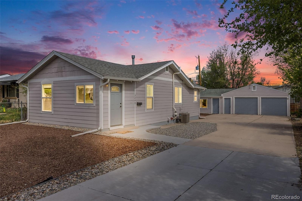 3249 W Alaska Pl, Denver, CO 80219 3-bed 2-bath assumable loan