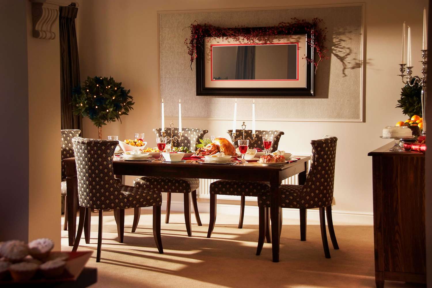 Tips for Hosting Thanksgiving in Your New Home header image.